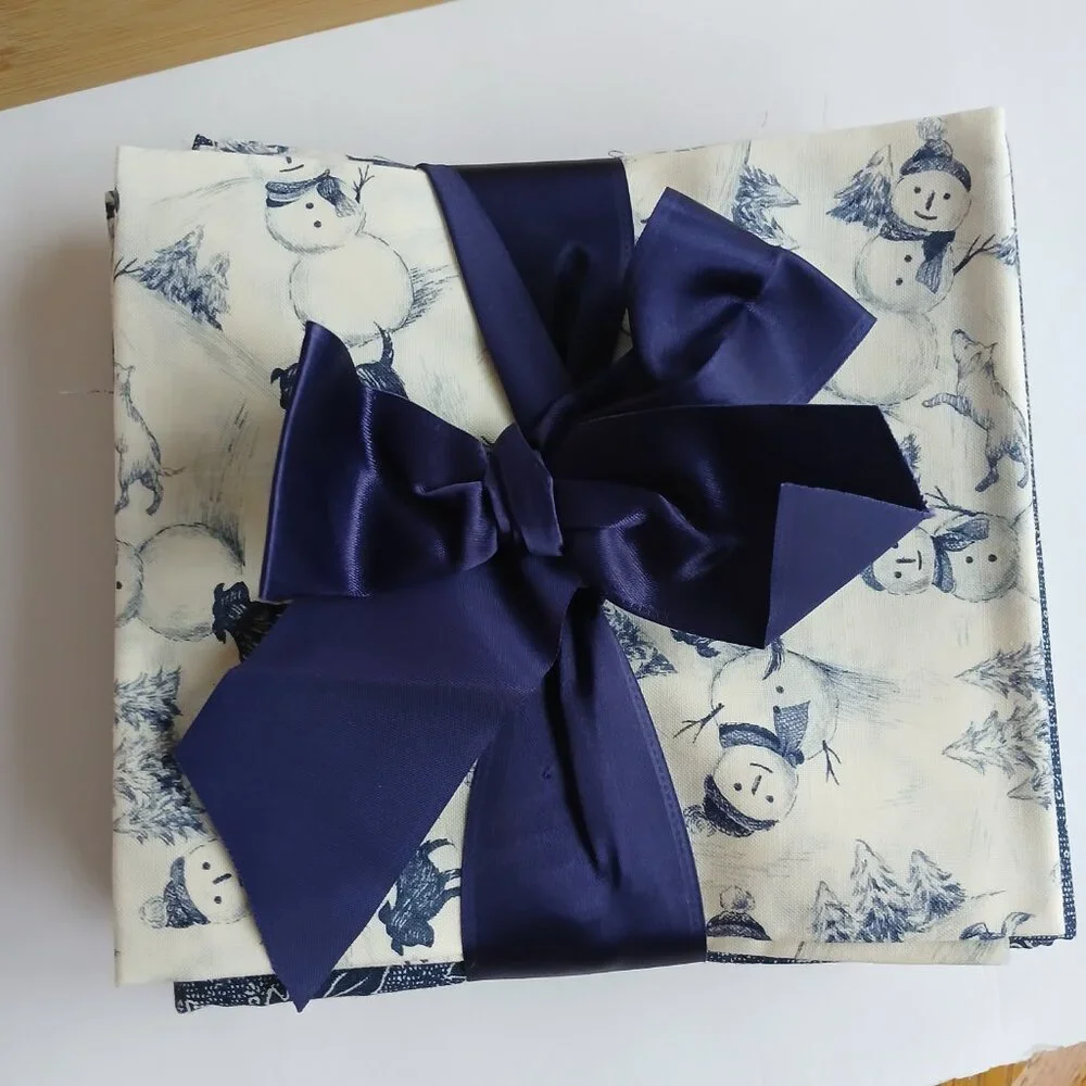 Winter Blue/Cream Pillows Or Table Runner kit by Bernina /Benartex BERWT-PIL - Picture 16 of 16